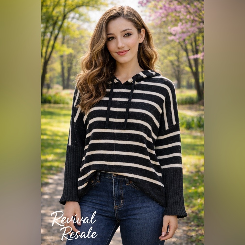 LOFT‎ Black & White Striped Lightweight Hoodie Spring Sweater Pullover –  XS